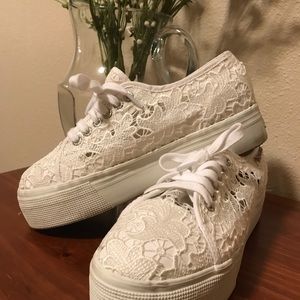 Platform lace sneakers